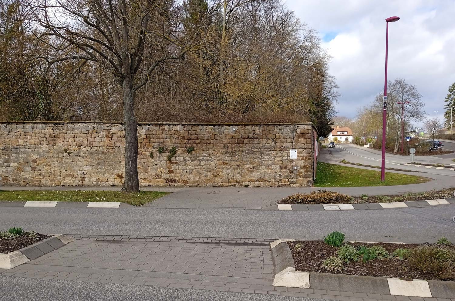 sw-47-barrikadeamschlossgarten-2