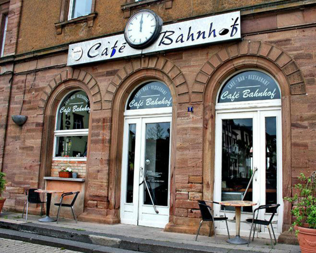 cafe_bahnhof_01